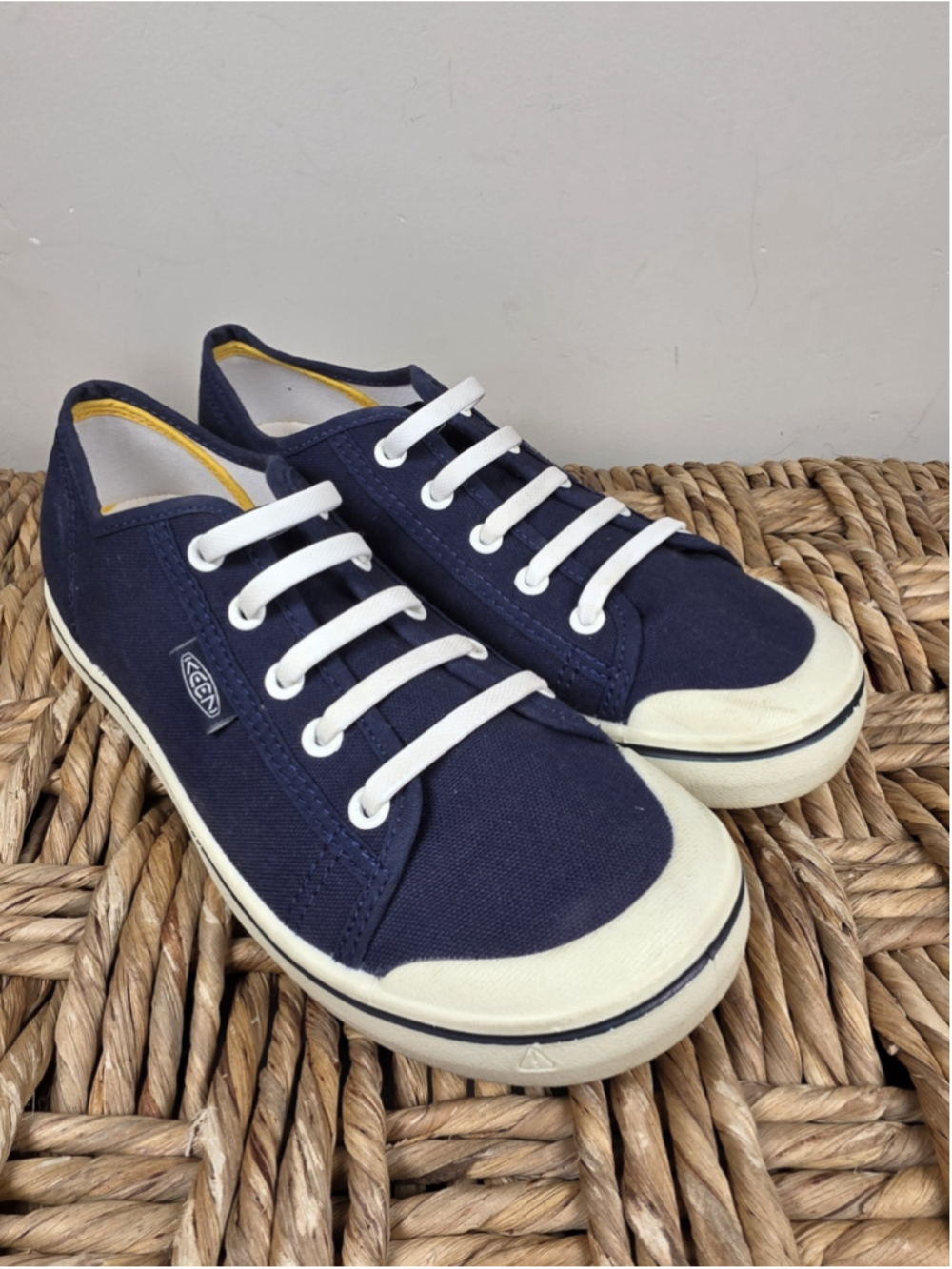 KEEN Elsa Womens Sz 8.5 Navy Blue Canvas Sneakers Lace Up Casual Comfort Shoes